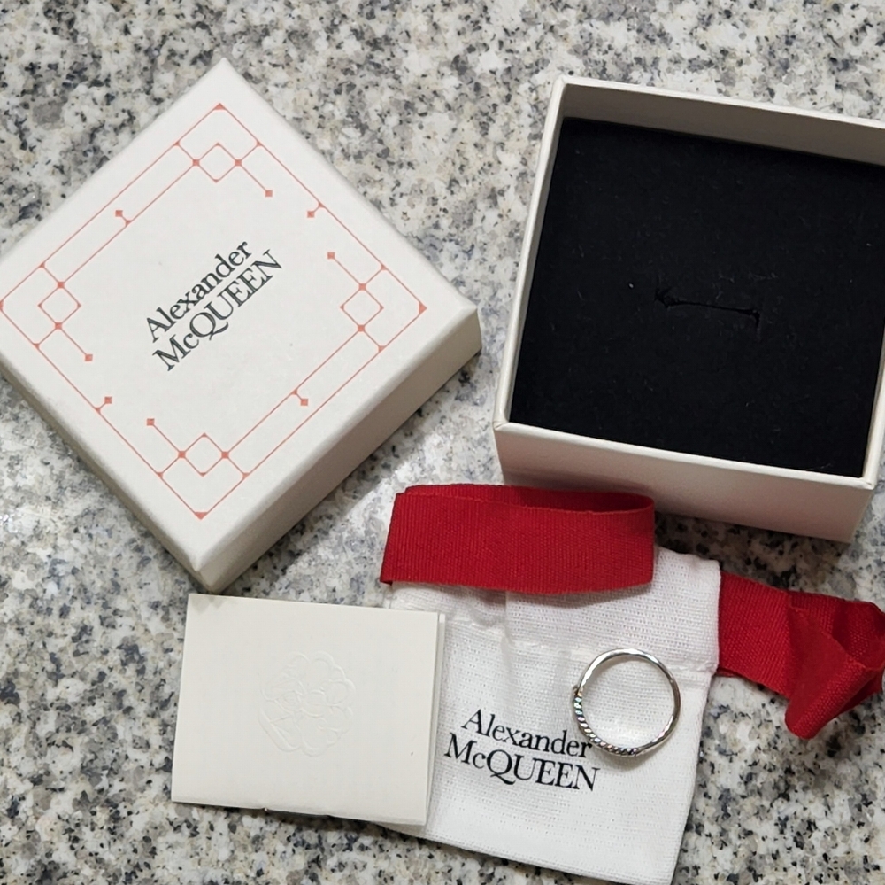 Alexander McQueen Ring